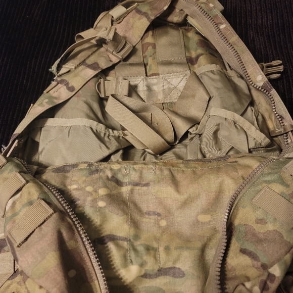 Authentic USGI Molle ii medium rucksack- Used & definitely has a story !! - Picture 11 of 16